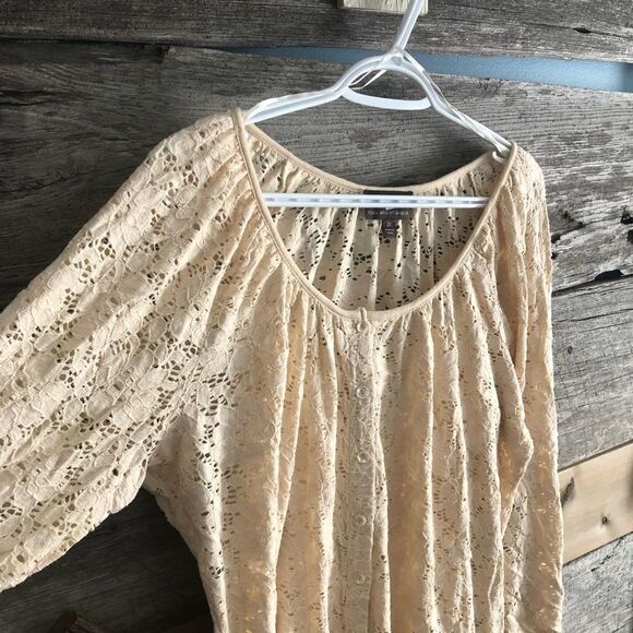 Fenn Wright Manson Plus Size 2X Beige/Tan Lace Overlay button down top - Picture 2 of 5